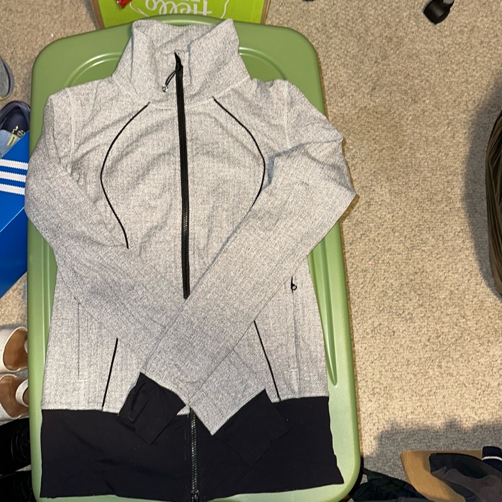 Lululemon Define long line jacket size 8 full zip